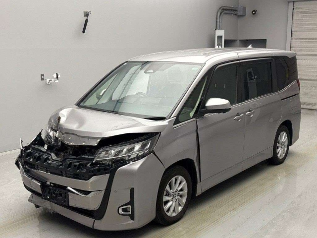 TOYOTA NOAH 2023