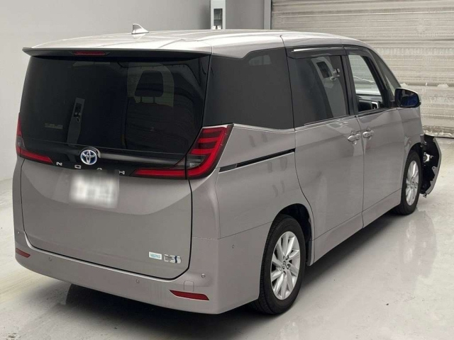 TOYOTA NOAH 2023