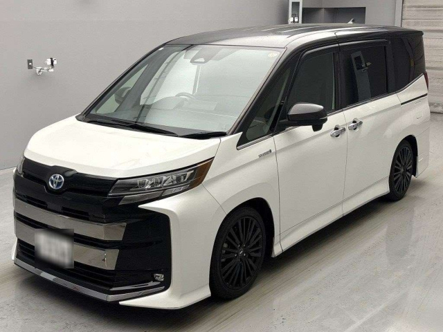 TOYOTA NOAH 2022