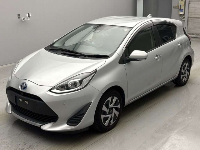 TOYOTA AQUA 2020