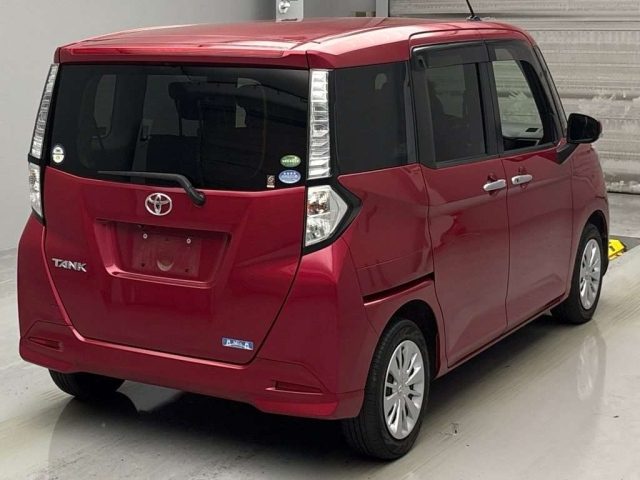TOYOTA TANK 2017