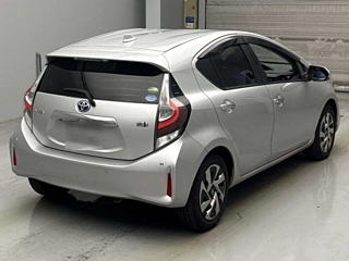 TOYOTA AQUA 2020