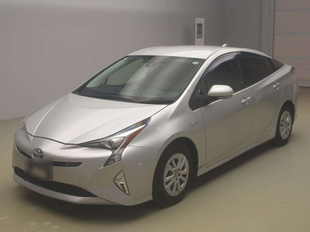 TOYOTA PRIUS 2018