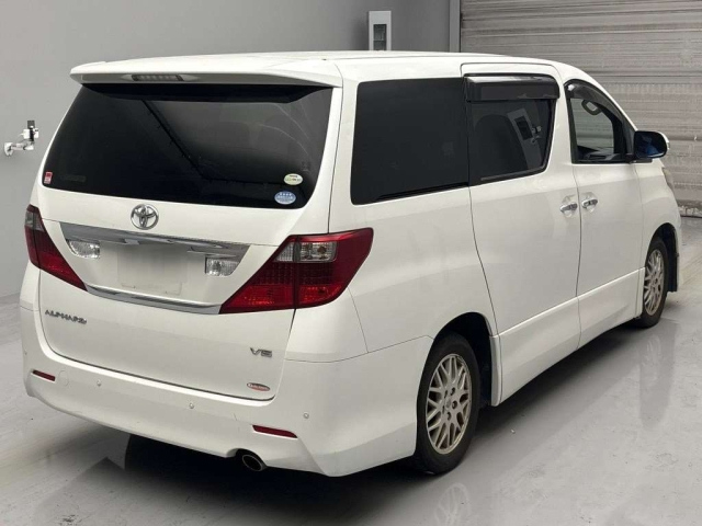 TOYOTA ALPHARD 2009