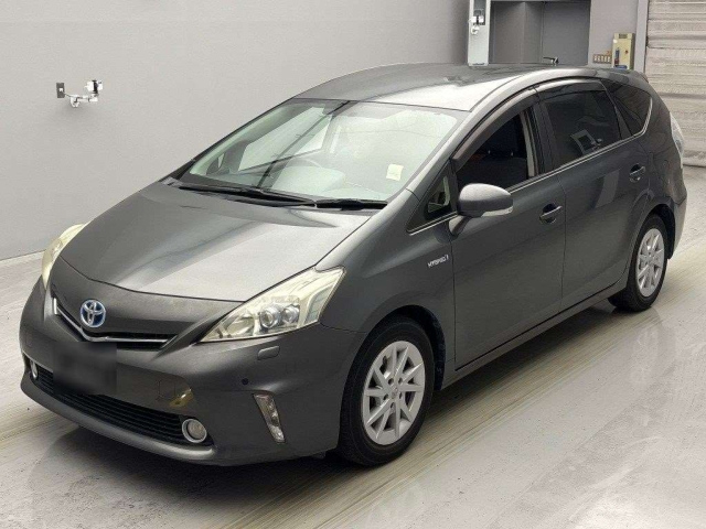 TOYOTA PRIUS ALPHA 2012
