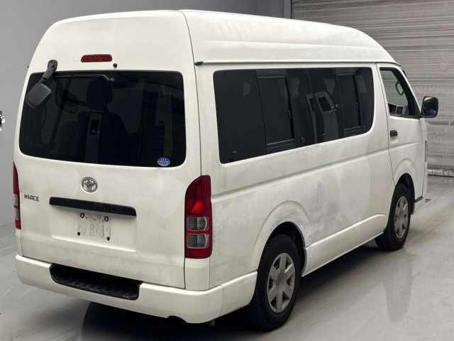 TOYOTA HIACE VAN 2012