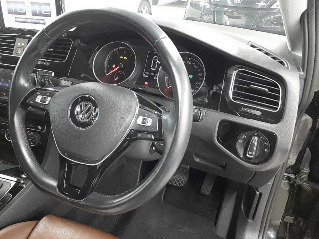 VOLKSWAGEN GOLF 2013