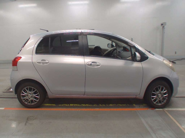 TOYOTA VITZ 2008
