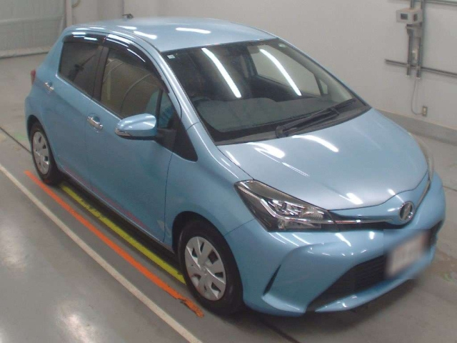 TOYOTA VITZ 2016