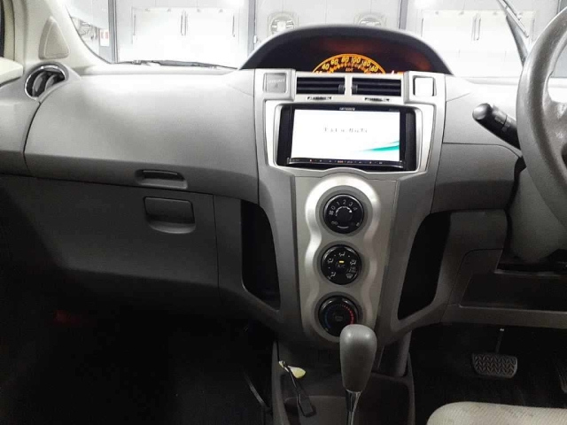 TOYOTA VITZ 2008