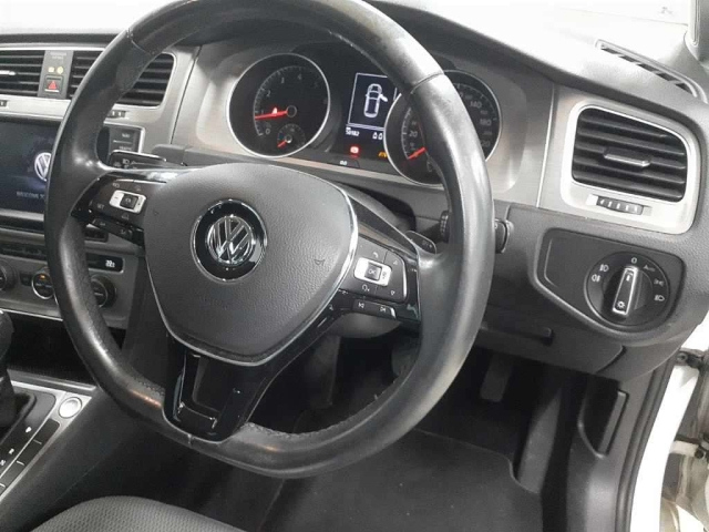 VOLKSWAGEN GOLF 2016