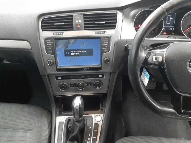 VOLKSWAGEN GOLF 2016