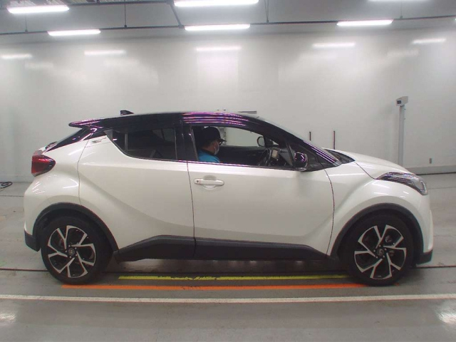 TOYOTA C-HR 2019
