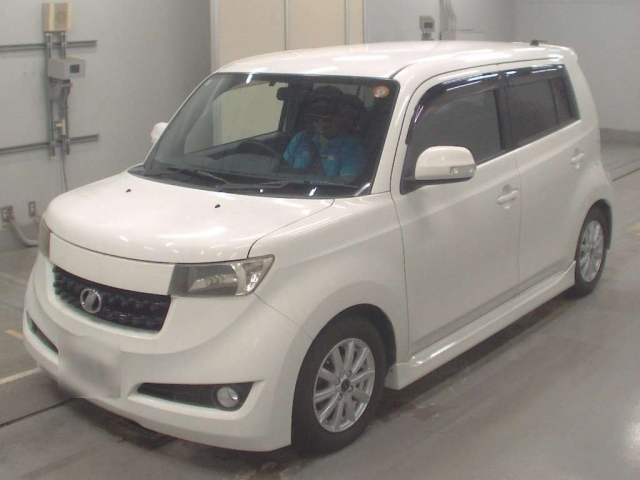 TOYOTA BB 2009
