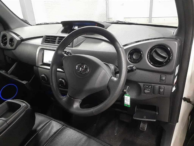 TOYOTA BB 2009