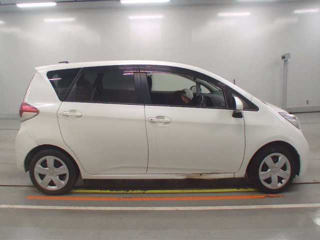 TOYOTA RACTIS 2016