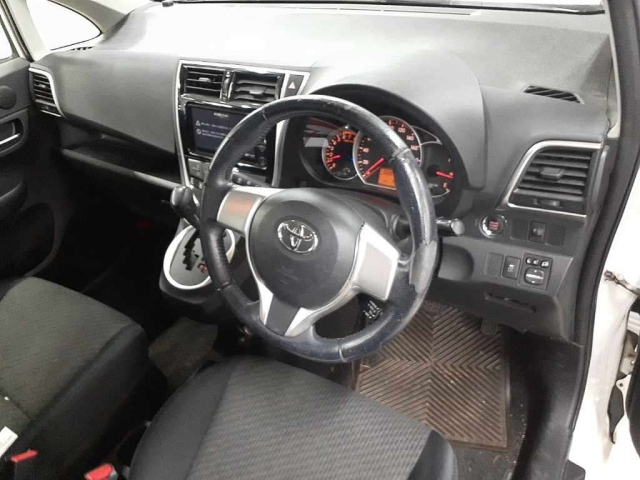 TOYOTA RACTIS 2016