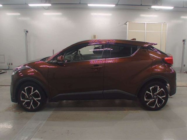 TOYOTA C-HR 2017