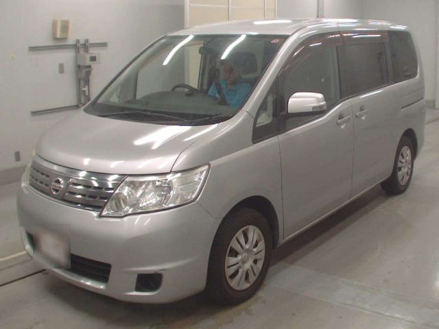 NISSAN SERENA 2010