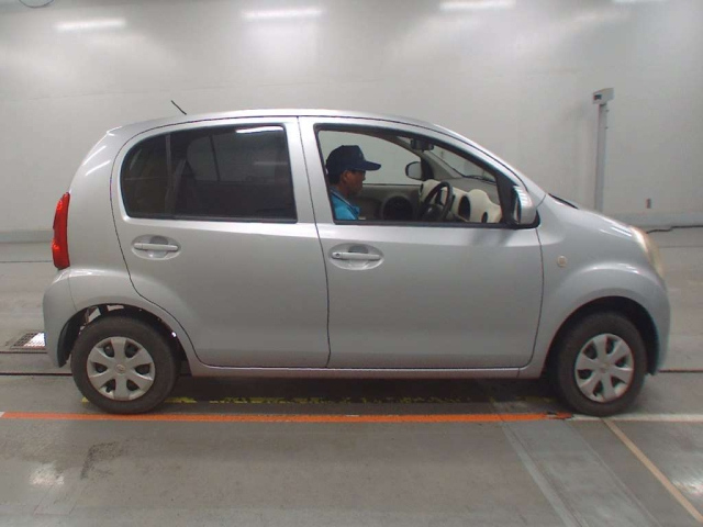 TOYOTA PASSO 2010
