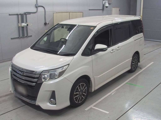 TOYOTA NOAH 2016