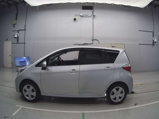 TOYOTA RACTIS 2013