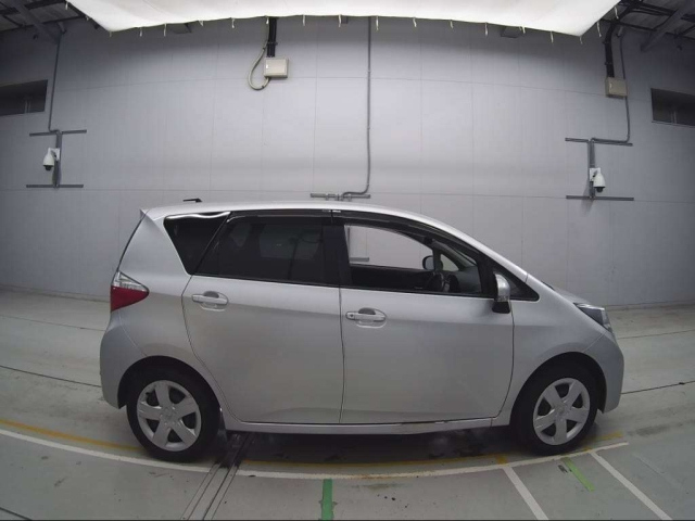 TOYOTA RACTIS 2013