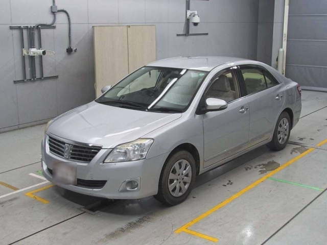TOYOTA PREMIO 2013