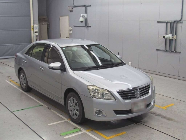 TOYOTA PREMIO 2013