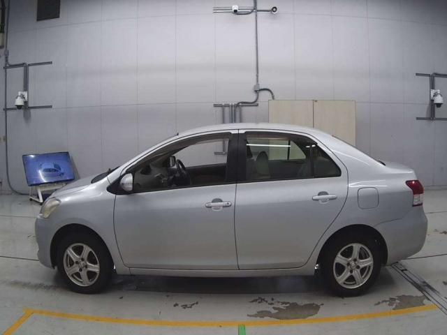 TOYOTA BELTA 2010