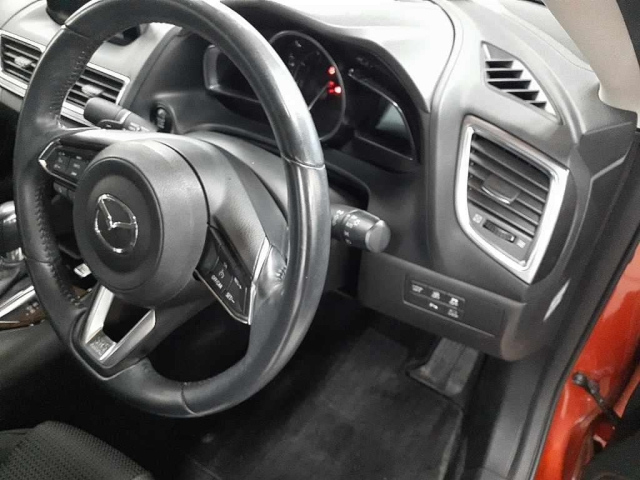MAZDA AXELA 2017