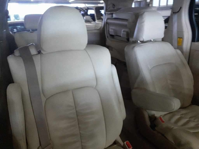 TOYOTA VELLFIRE 2012