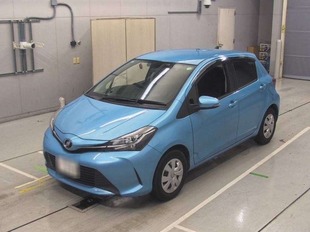 TOYOTA VITZ 2015
