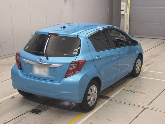 TOYOTA VITZ 2015