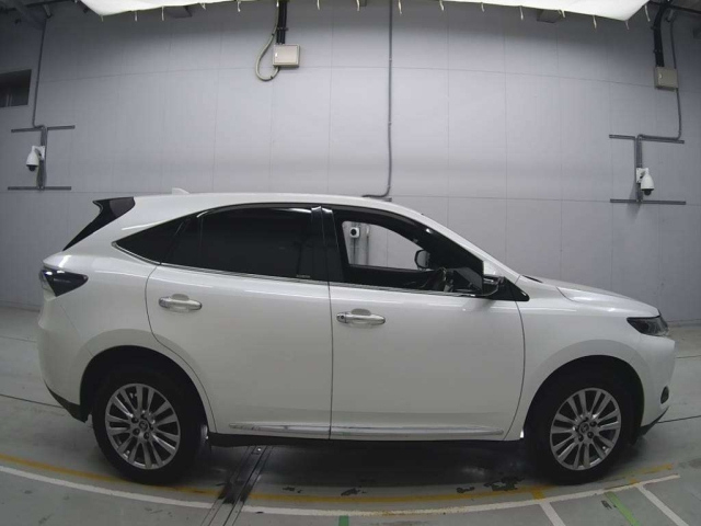 TOYOTA HARRIER 2014