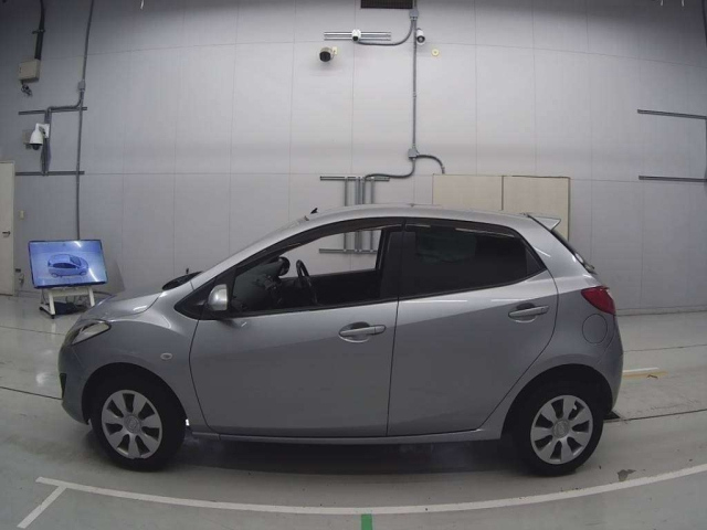 MAZDA DEMIO 2013