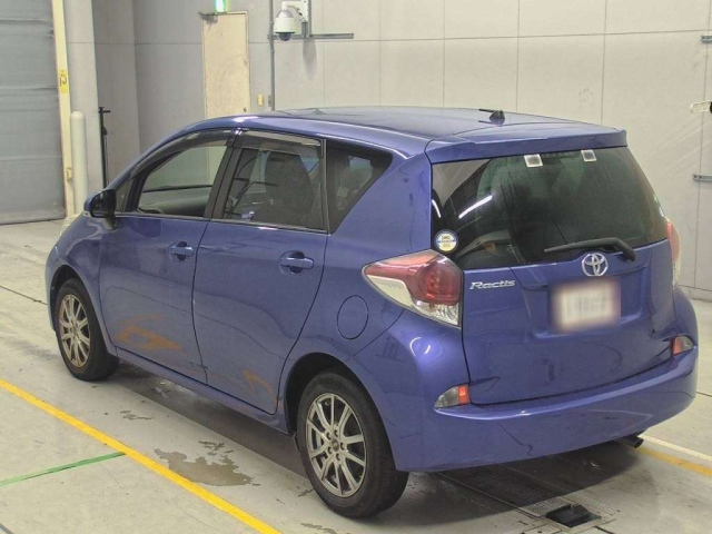 TOYOTA RACTIS 2014