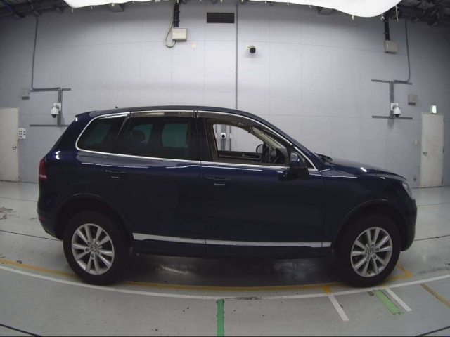 VOLKSWAGEN TOUAREG 2011