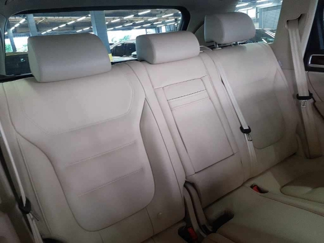 VOLKSWAGEN TOUAREG 2011