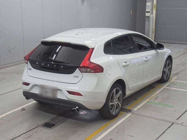 VOLVO V40 2017