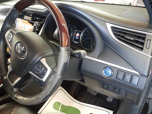 TOYOTA HARRIER 2014