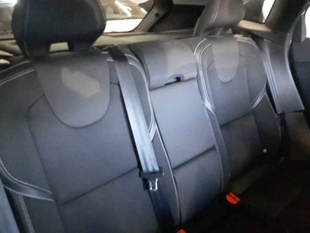 VOLVO V40 2017