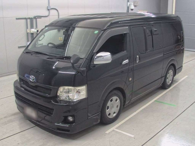 TOYOTA HIACE VAN 2011