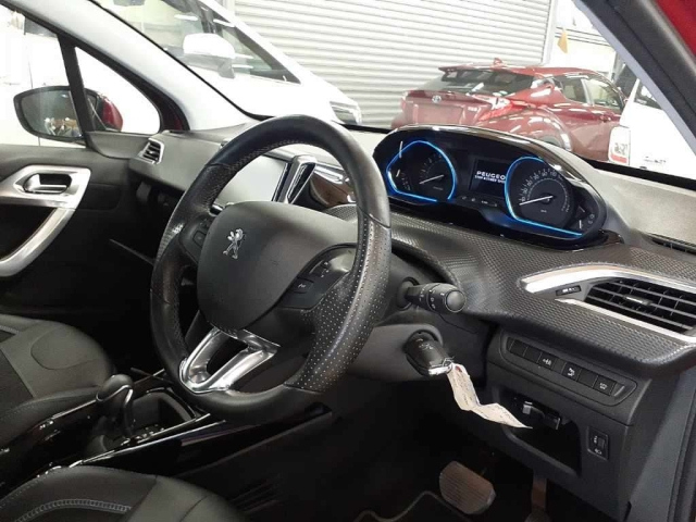 PEUGEOT 2008 2019
