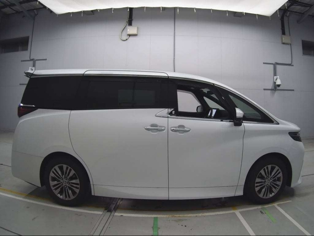 TOYOTA ALPHARD 2024