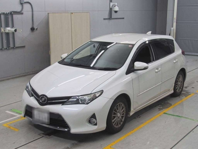 TOYOTA AURIS 2014