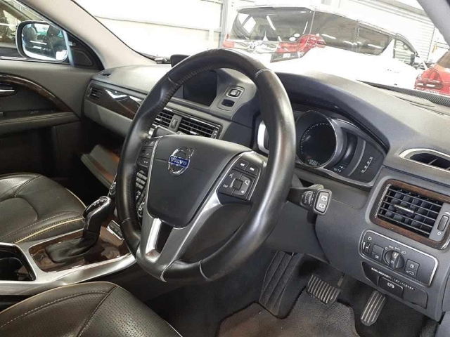VOLVO XC70 2016