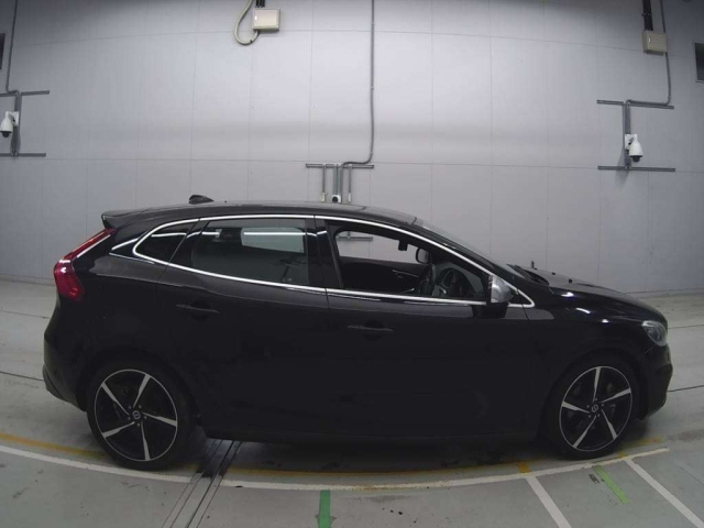 VOLVO V40 2013