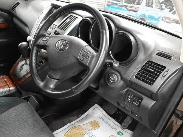 TOYOTA HARRIER 2009