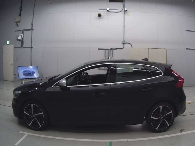 VOLVO V40 2013